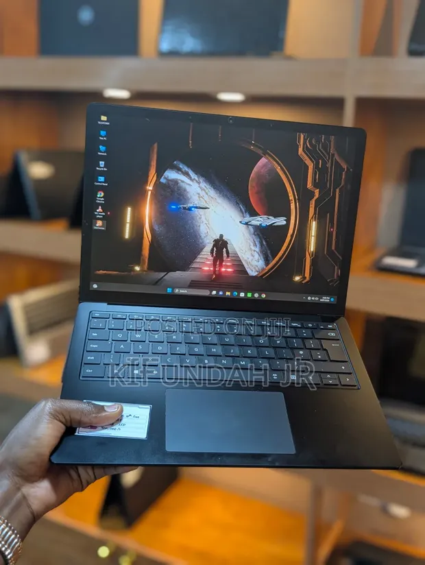 Microsoft Surface Laptop 3 - 8GB RAM, 256GB SSD, Intel Core i5 - 1