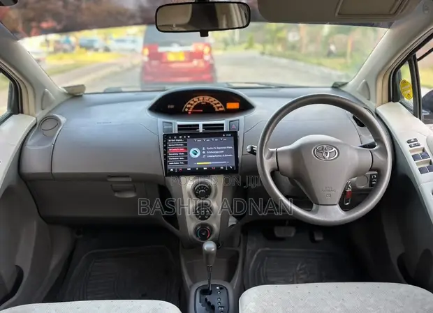 2007 Toyota Vitz 1.0 FWD 5dr Silver - 1