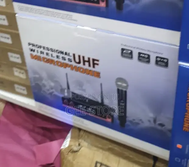 Professional Wireless UHF Microphone System - 1