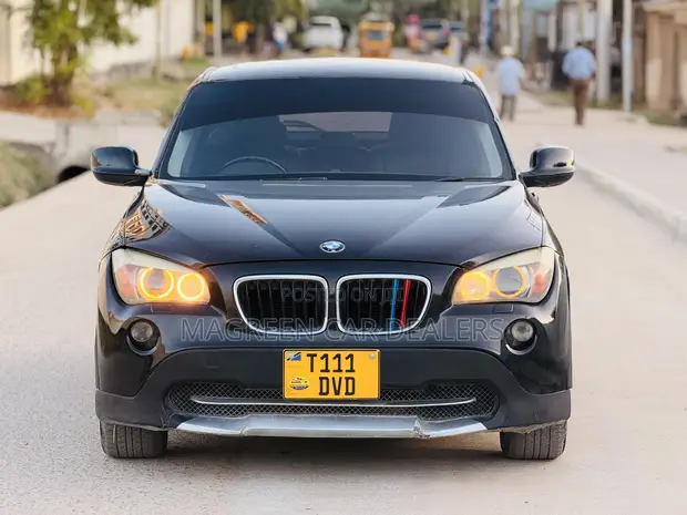 BMW X1 2011 Black - 1