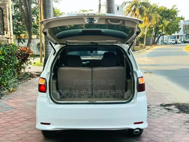 Toyota Ipsum 2007 Nyeupe - 1