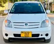 Toyota IST 2004 Pearl - 4