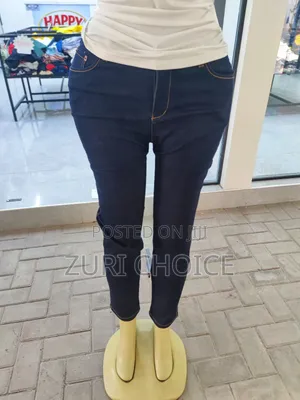 Women's Classic Fit Jeans - Brand New