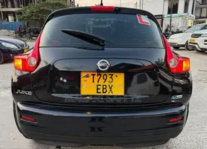 Nissan Juke 2012 Nyeusi