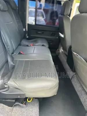 Land Rover Defender Puma 2016