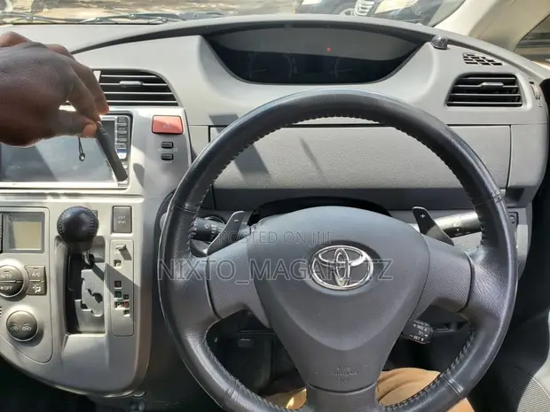 Toyota Ractis 2007 Blue - 1
