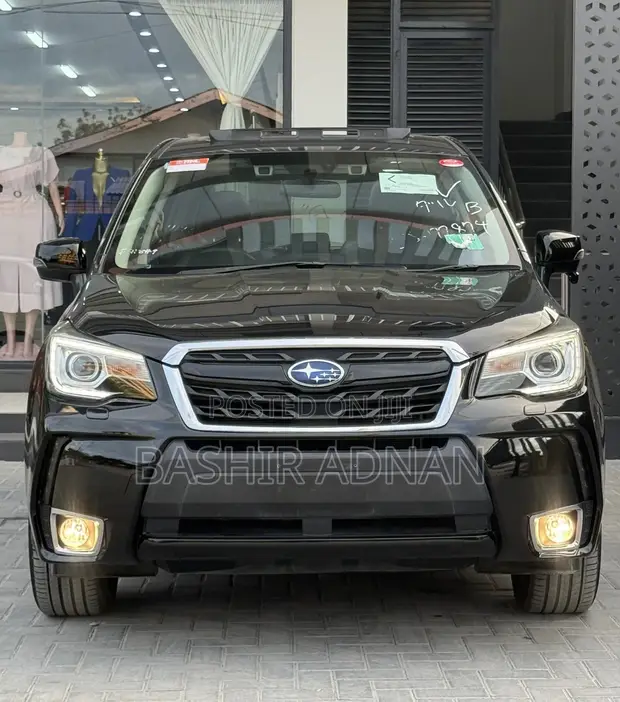 Subaru Forester 2015 Black Sunroof - 1