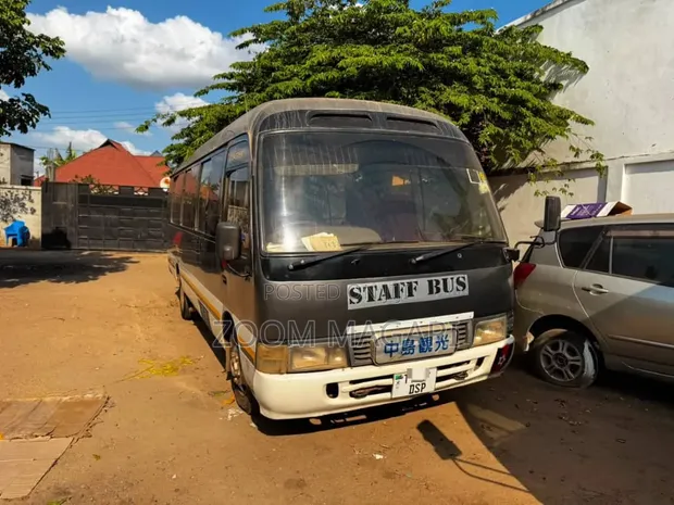 Toyota Coaster 2002 - 1