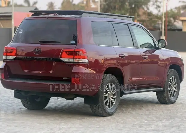Toyota Land Cruiser 2017 Maroon - 1