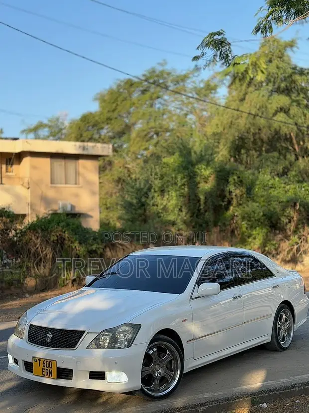 Toyota Crown Athlete 2007 White - 1