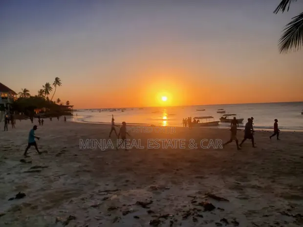 Hoteli ya Kifahari Pwani ya Mchanga Mweupe kwa Uuzaji, Nungwi Zanzibar - 1