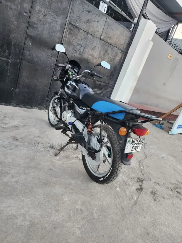 Bajaj Boxer 125 2021 Nyeusi - 1