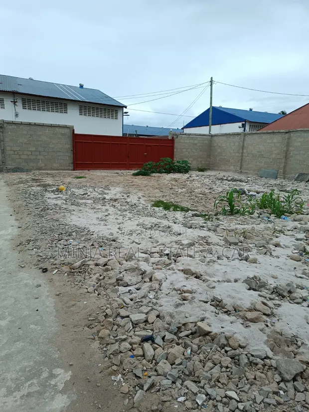 Yard for Sale - Jet Lumo, Kipawa (800 sqm) - 1