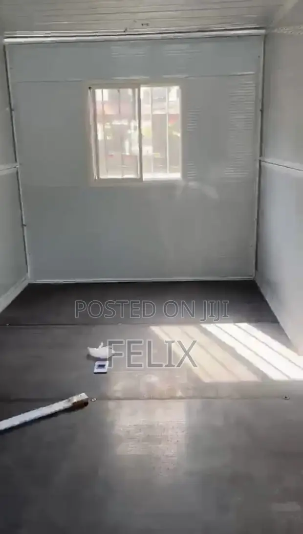 Folding House/Booth - 1