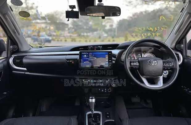Toyota Hilux Double Cab 2023 - Haijisajili - 1