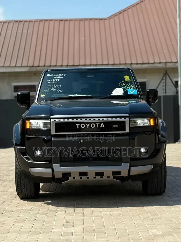 Toyota Land Cruiser Prado 2026 Mpya Nyeusi Matt - 1