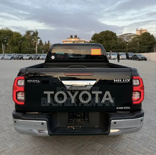 Toyota Hilux Revo Double Cab 2.8 Diesel AWD 2022 Black - 1
