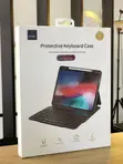 WIWU Kesi ya Kibodi ya Kinga kwa iPad 10.9" 2022 yenye Kipochi cha Penseli - 1