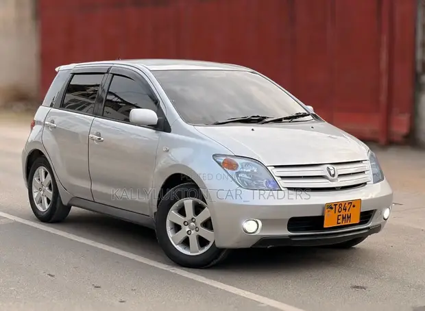 Toyota IST 2006 Silver - 1