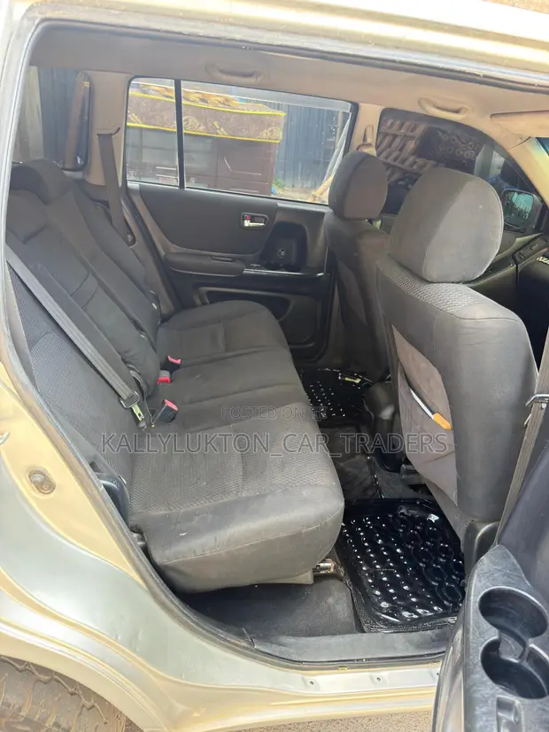 Toyota Kluger 2006 Silver - 1