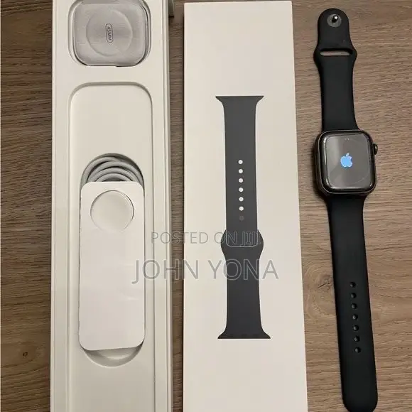 Apple Watch Series 7 45mm - 1