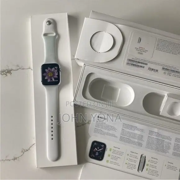 Apple Watch Series 4 44mm - 1