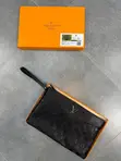 Mkoba wa Louis Vuitton wa Ngozi kwa Wanaume - 3