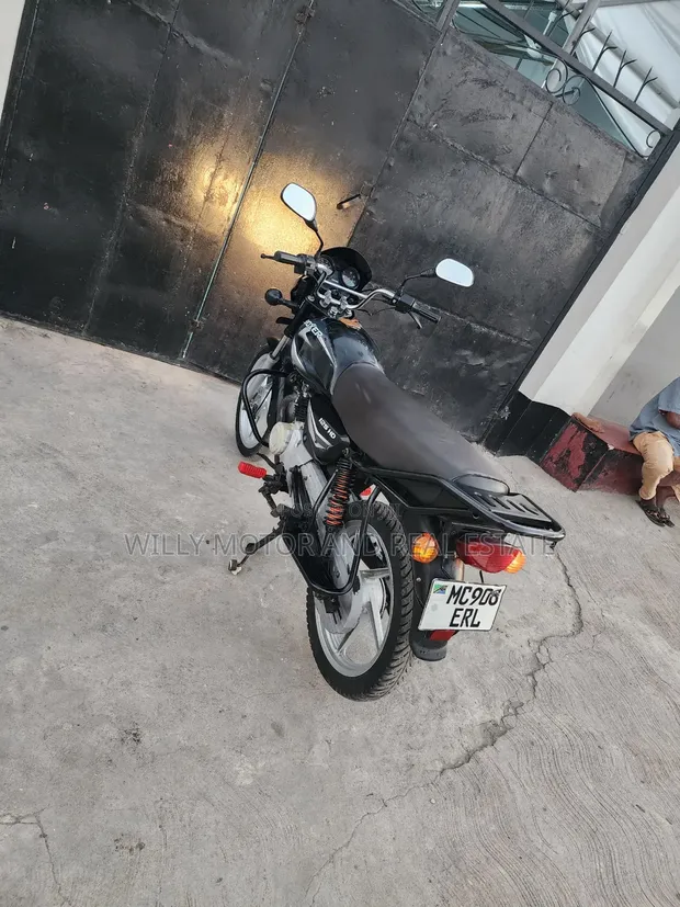 Bajaj Boxer 125 2021 Nyeusi - 1