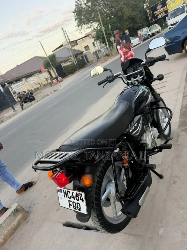 Bajaj Boxer 125 2026 Black - 1