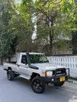 Toyota Land Cruiser 2010 White - 1