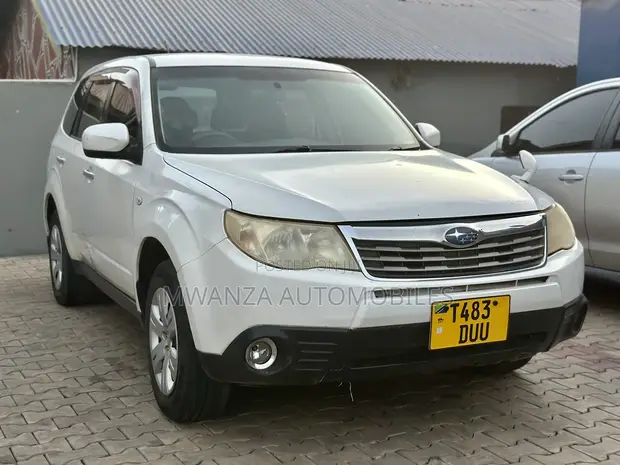 Subaru Forester 2009 White - 1