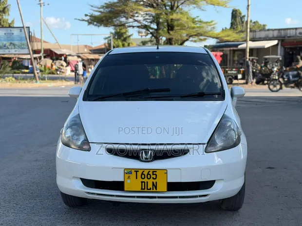 Honda Fit 2006 Pearl - 1