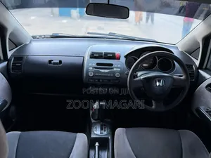 Honda Fit 2006 Rangi ya L Pearl
