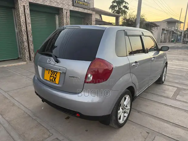 Mazda Verisa 2007 Silver - 1