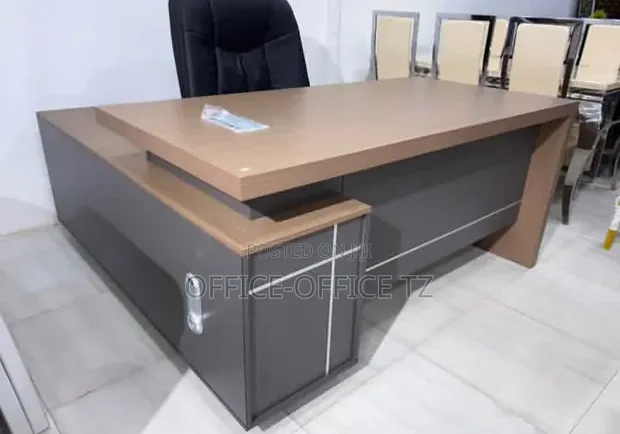 Executive Table (Strips) - 1