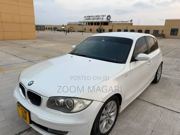 BMW 1 Series 2012 Rangi ya Loti - 1