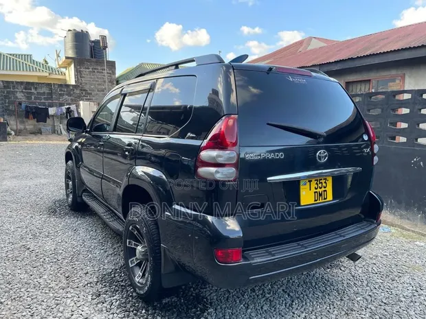 Toyota Land Cruiser Prado 2006 Black - 1