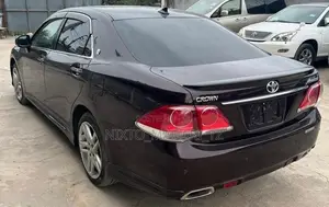 Toyota Crown GRS 2011 Brown