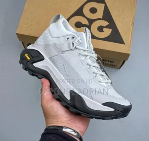 Nike ACG Trail Command Sneakers