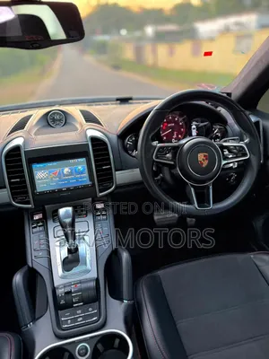 Porsche Cayenne GTS 2016 White
