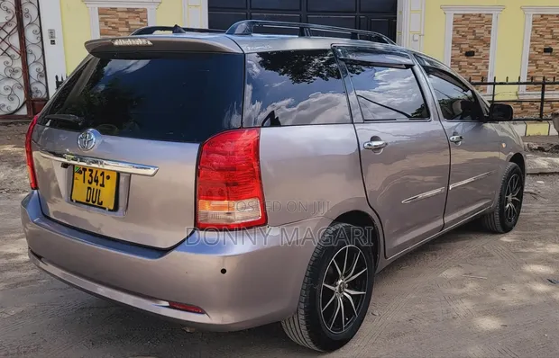 Toyota Wish 2007 Silver - 1