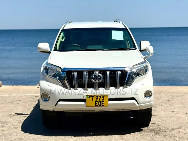 Toyota Land Cruiser Prado 2015 Pearl White - 1