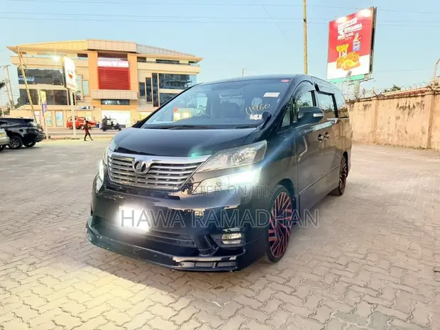 Toyota Vellfire 2011 Black - 1