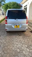 Toyota Noah 2016 Silver - 2