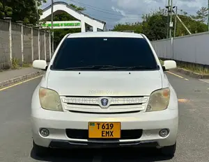 Toyota IST 2006