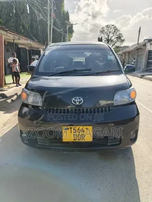 Toyota Porte 2004 Nyeusi