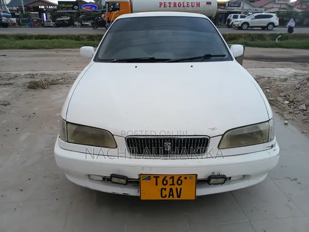 Toyota Sprinter 2000 White - 1
