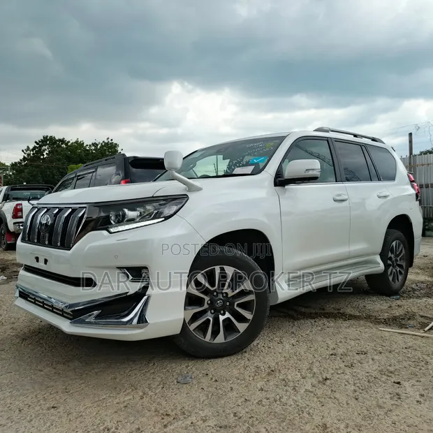 Toyota Land Cruiser Prado 2021 White - 1