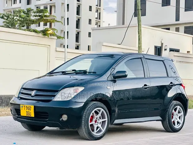Toyota IST 2004 Black - 1