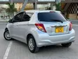 Toyota Vitz 2013 Nyeupe - 2